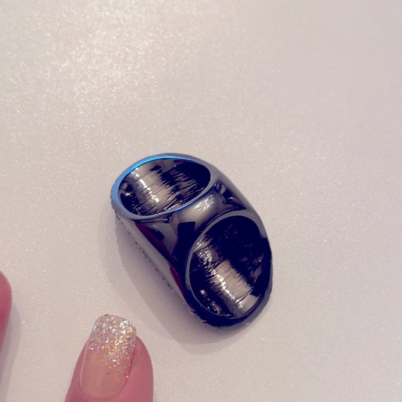 Statement Knuckle Ring - Picture 3 of 3